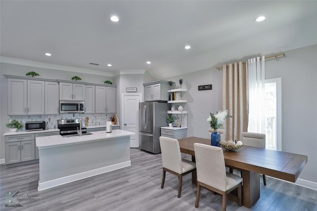 5433 Fallbrook Dr - Photo 6 of 39