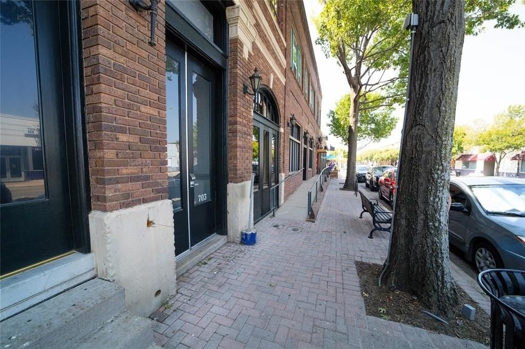 703 W Magnolia Ave #201 - Photo 2 of 19