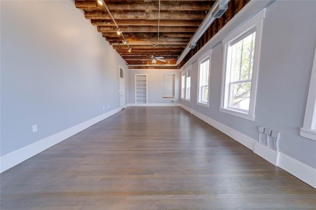 703 W Magnolia Ave #201 - Photo 3 of 19