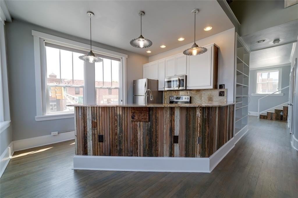 703 W Magnolia Ave #201 - Photo 7 of 19