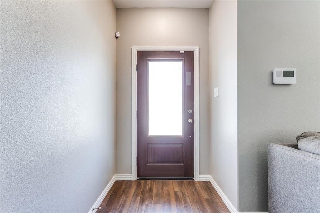 507 Saffron St - Photo 2 of 24