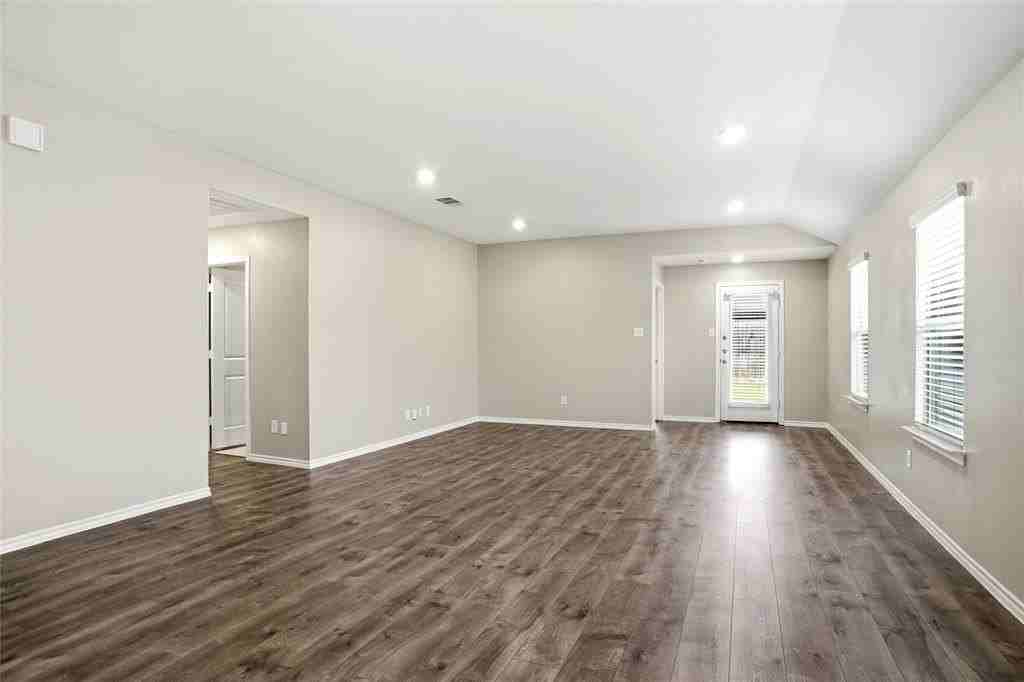 2603 Hutchins Dr - Photo 7 of 17
