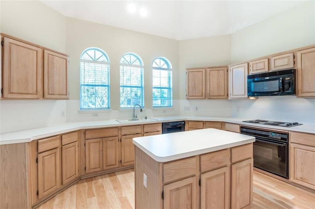 2320 Wooten Pl - Photo 6 of 11