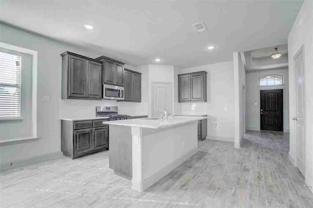 7821 Cypress Dr - Photo 7 of 30