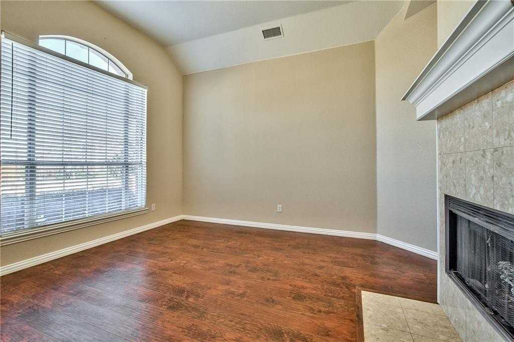 4424 Maple Shade Ave - Photo 5 of 36