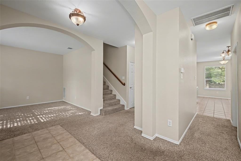 8401 Tribute Ln - Photo 6 of 31
