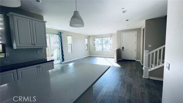 140 Parkwood - Photo 4 of 8