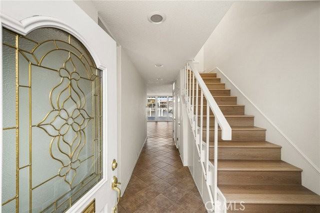 3965 Aladdin Dr - Photo 3 of 6
