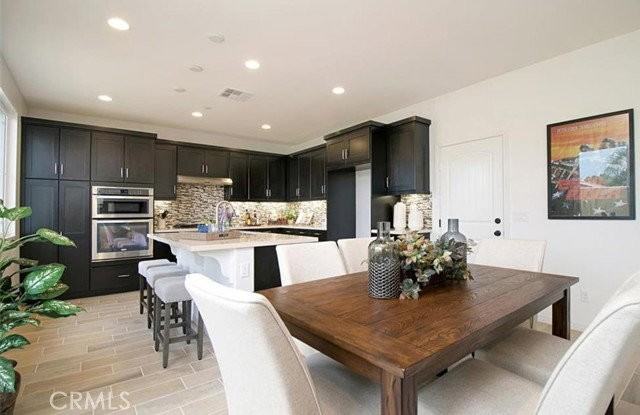 1121 N Ventana Ln - Photo 2 of 4