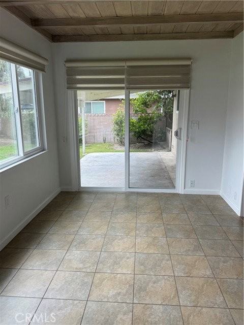 1602 W Mells Ln - Photo 5 of 8