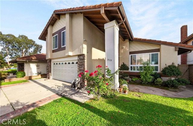 1519 Camden Pl - Photo 2 of 8