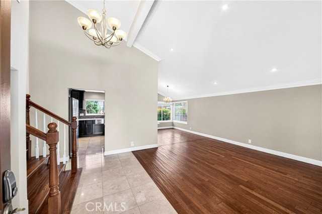 1519 Camden Pl - Photo 3 of 8