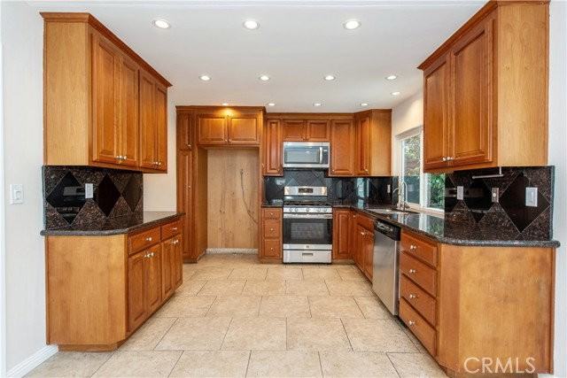 6 Carlina - Photo 6 of 8