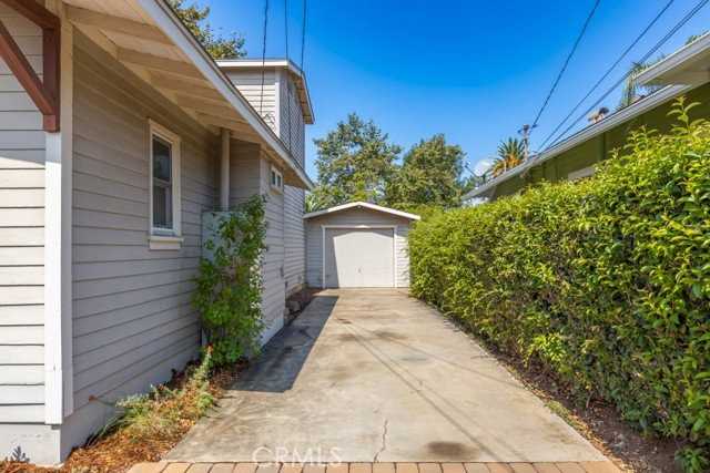 4951 Park Pl - Photo 2 of 8