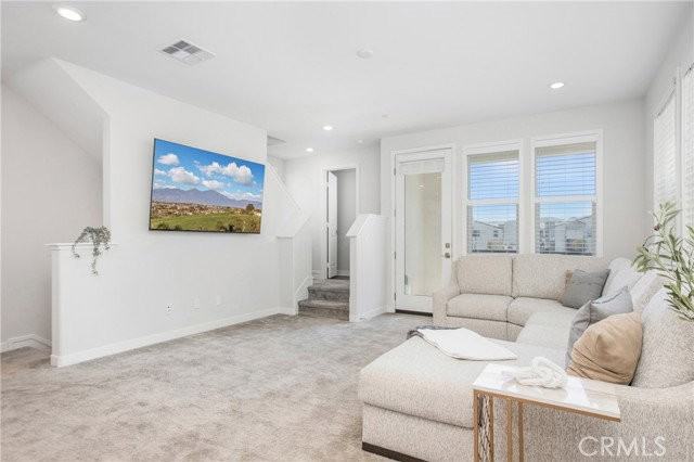 116 Stetson Way - Photo 3 of 8