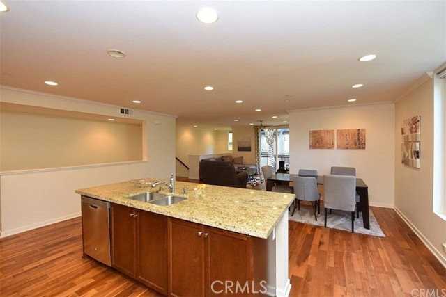 533 Rockefeller - Photo 6 of 8