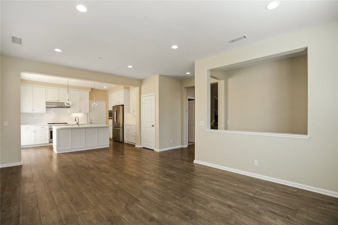 55 Jade Flower - Photo 2 of 7