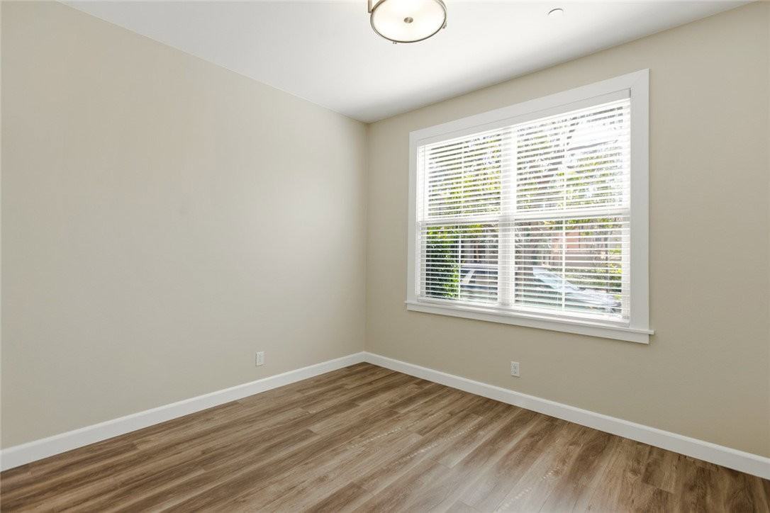 55 Jade Flower - Photo 5 of 7