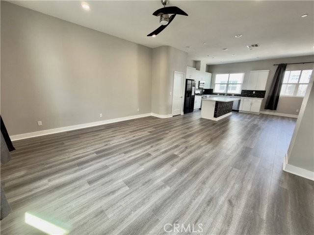977 E Mason Ln #116 - Photo 3 of 8