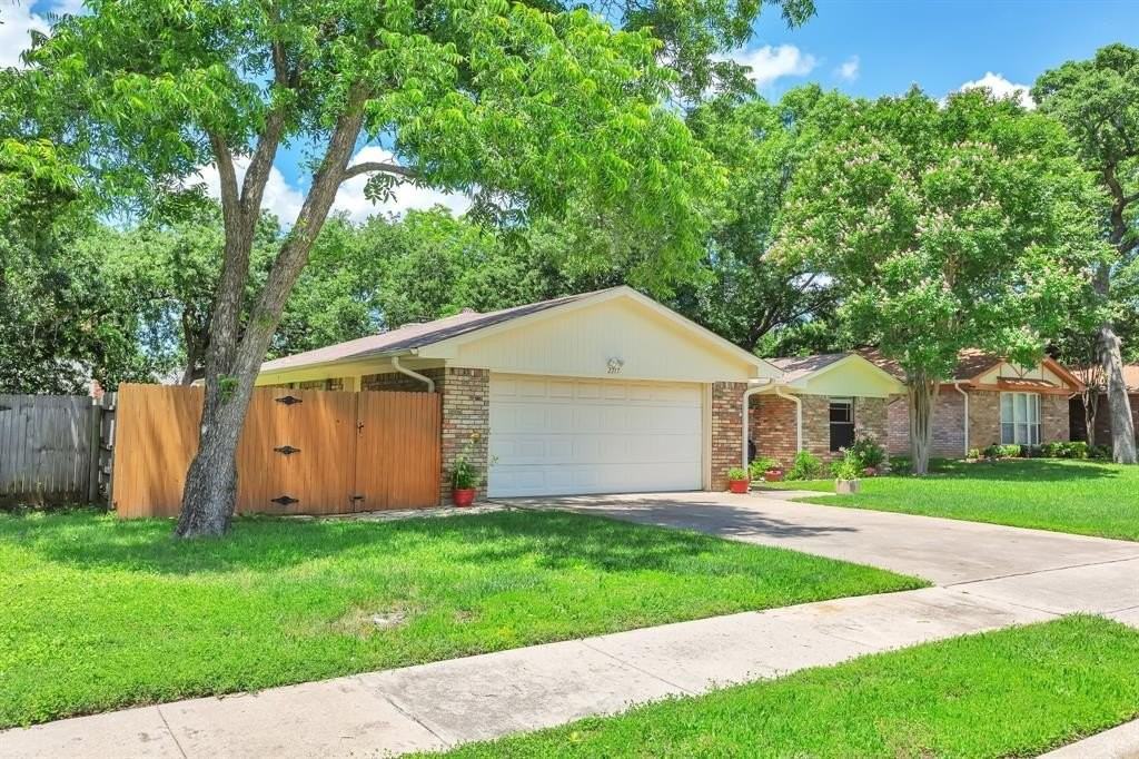 2717 Meadow Grn - Photo 3 of 33
