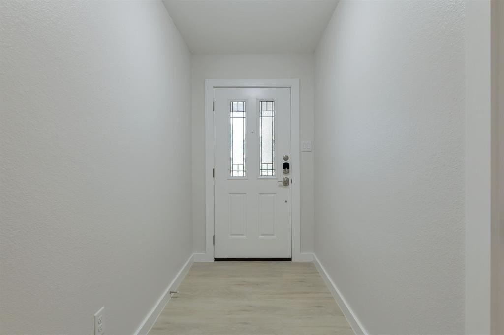 2717 Meadow Grn - Photo 4 of 33