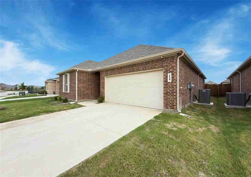 524 Hackney Dr - Photo 2 of 21
