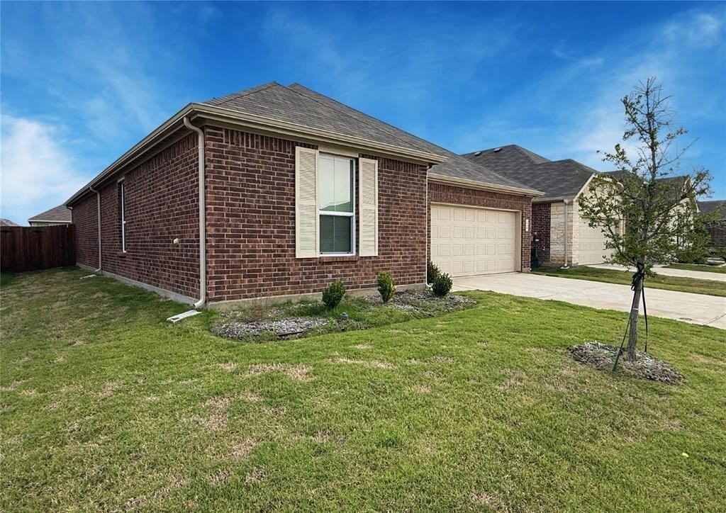 524 Hackney Dr - Photo 3 of 21