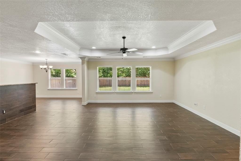 750 S Valentine Dr - Photo 4 of 35