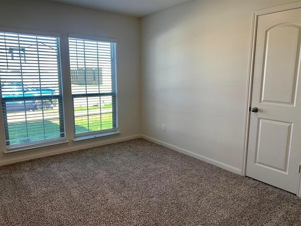 612 Aqueduct Dr - Photo 5 of 21