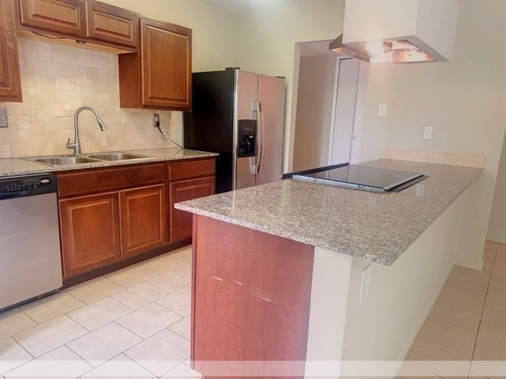 5501 Adams Dr - Photo 4 of 17