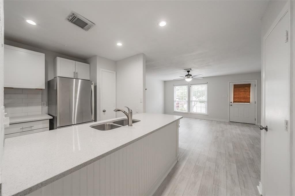 193 Merlin Way - Photo 7 of 35