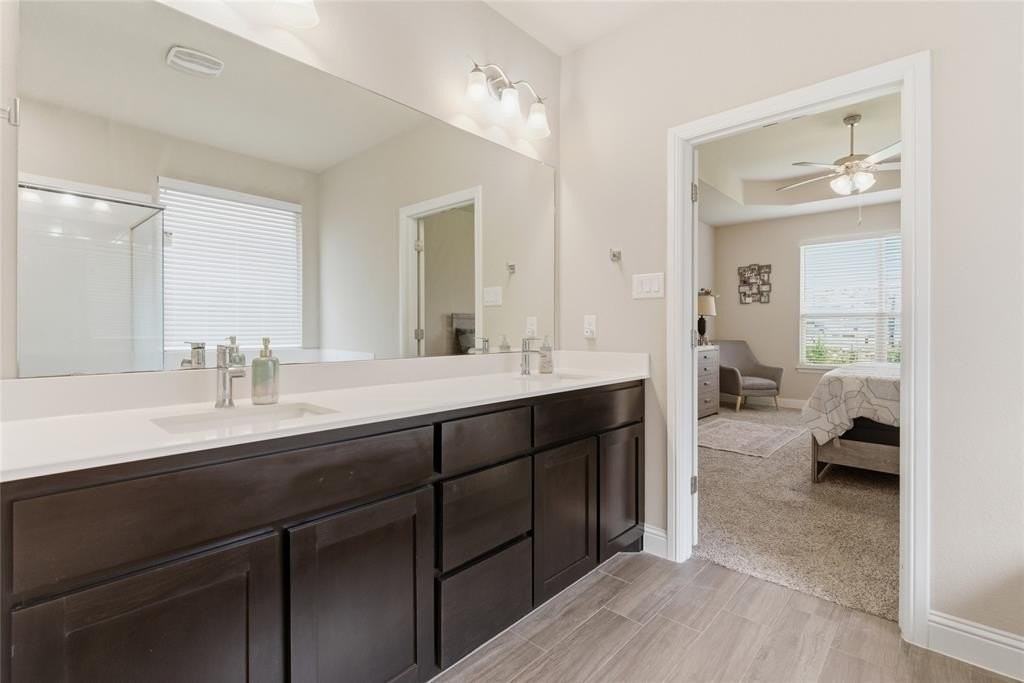 1012 Kensington Way - Photo 7 of 34