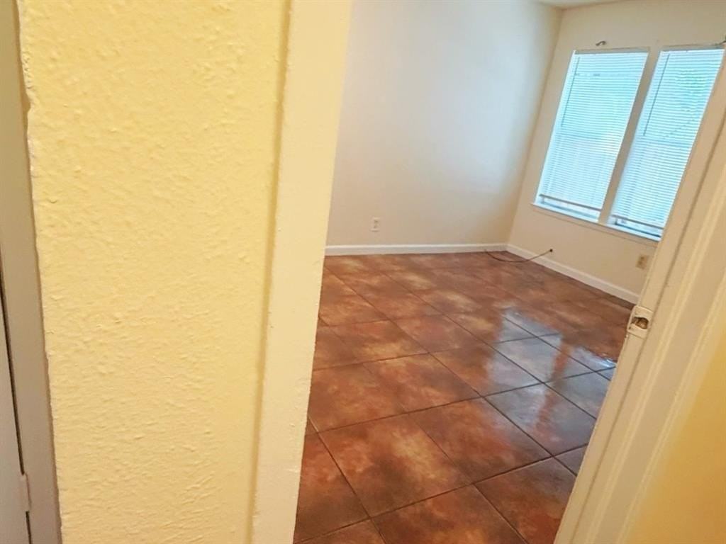 1344 N Cooper St - Photo 2 of 6