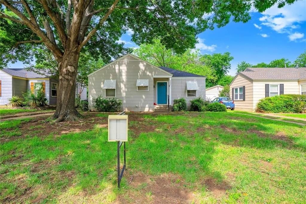 3224 Sandage Ave - Photo 4 of 21