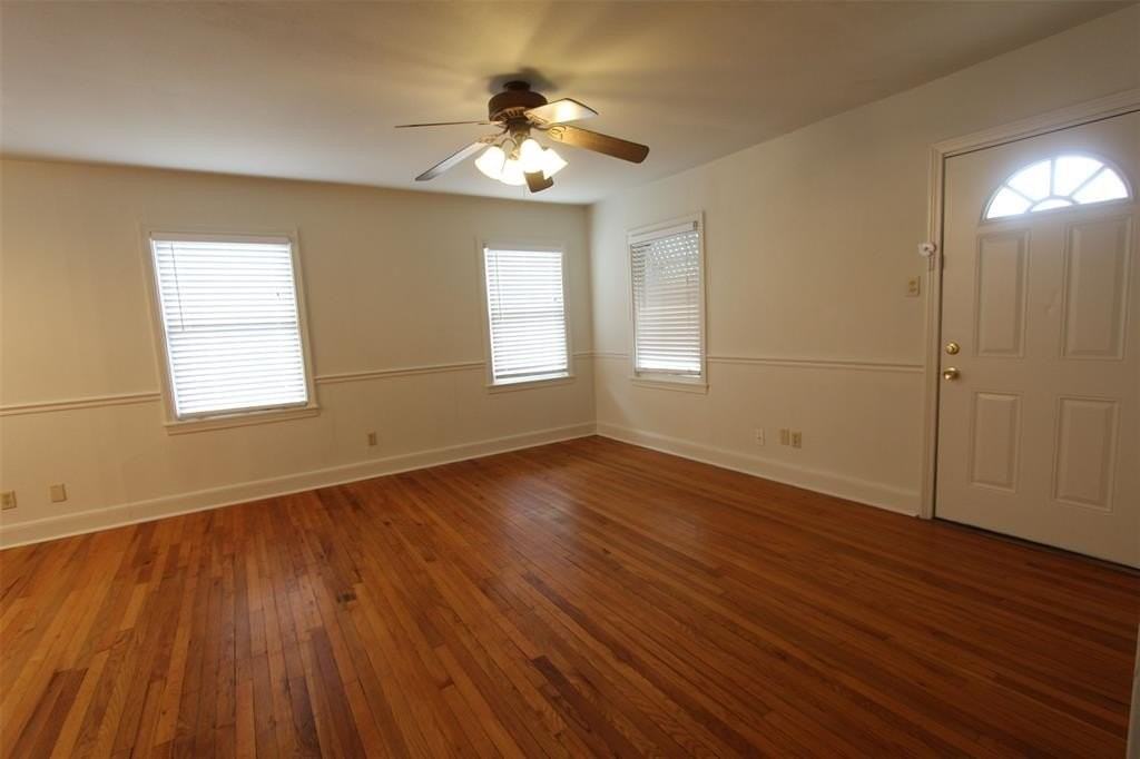 3224 Sandage Ave - Photo 7 of 21