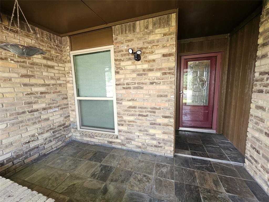 1701 Coral Rock Ct - Photo 3 of 30