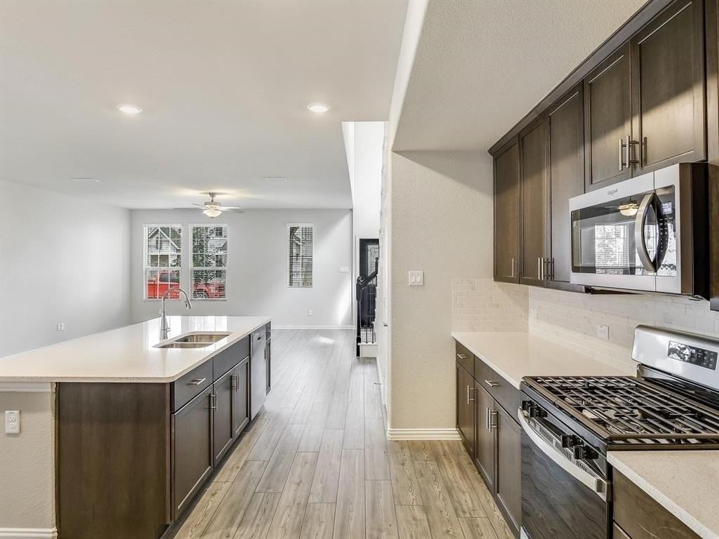 2612 Gateway Ave - Photo 3 of 22