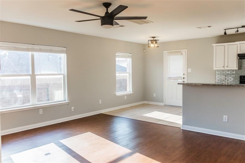 110 Outfitters Ct - Photo 2 of 17
