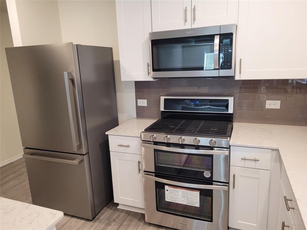 1049 Knightly Ln - Photo 6 of 19