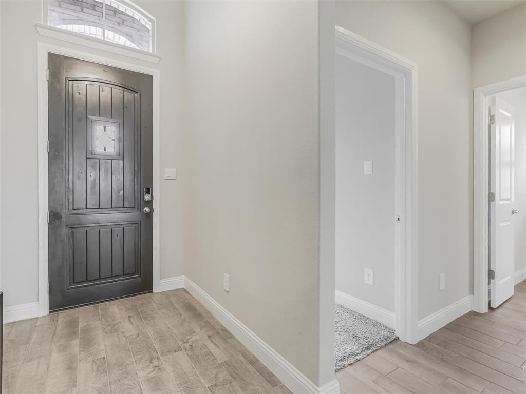 2156 Knightsgate Rd - Photo 5 of 28