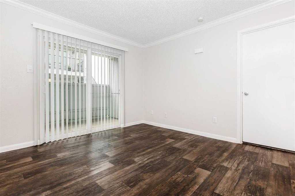 10402 Sandpiper Dr #13-200 - Photo 5 of 11