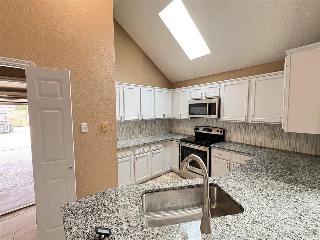 928 Winchester Ln - Photo 6 of 13
