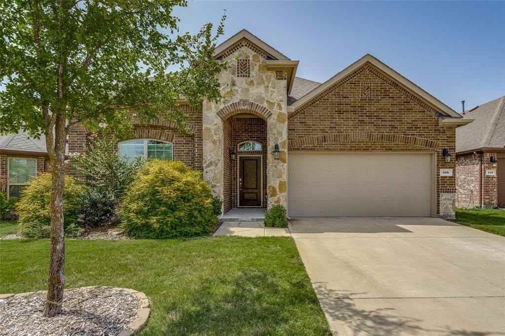 516 Cowboy Way - Photo 2 of 15