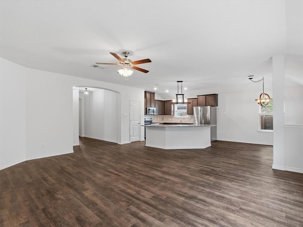 2913 Megan St - Photo 7 of 26