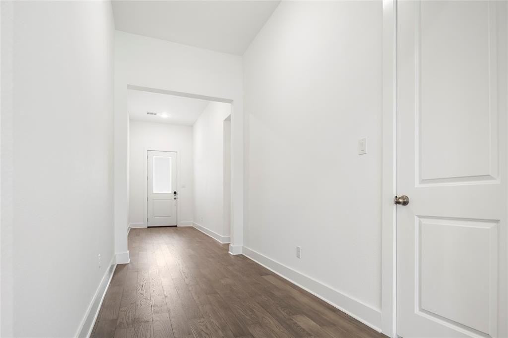 2900 Barbary Rd - Photo 4 of 36