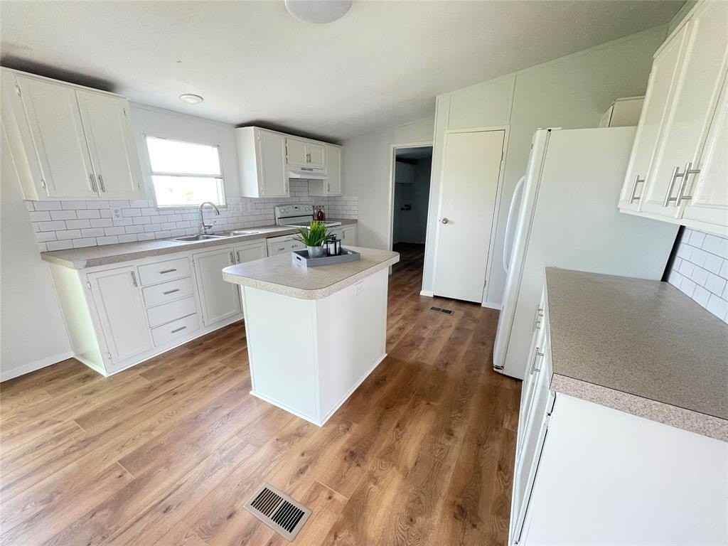 9066 Diamond Ave - Photo 3 of 18