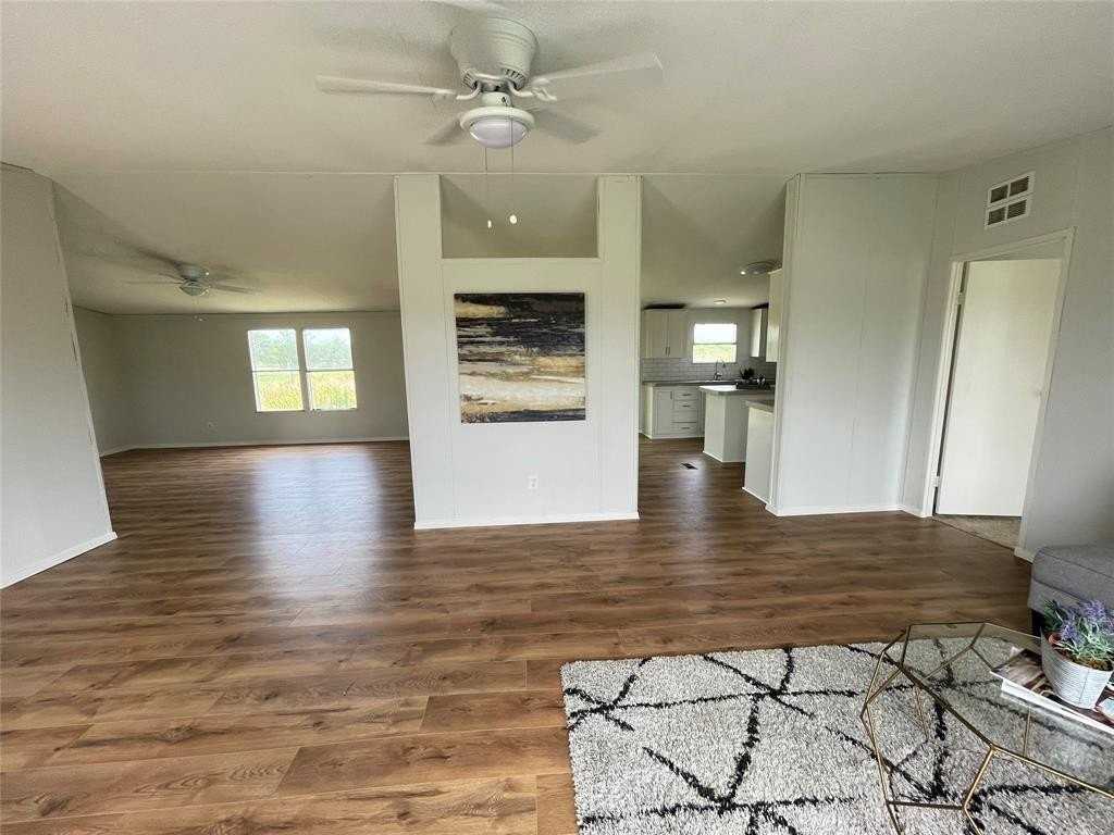 9066 Diamond Ave - Photo 7 of 18