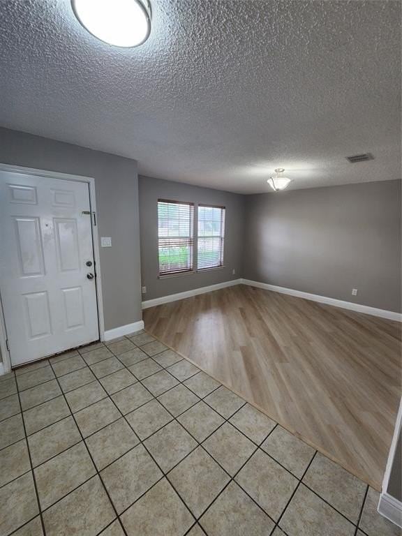 907 Live Oak Dr - Photo 2 of 12