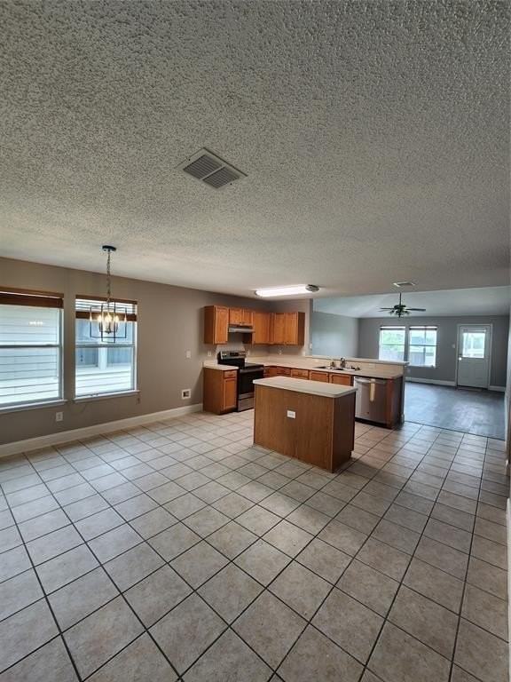907 Live Oak Dr - Photo 3 of 12