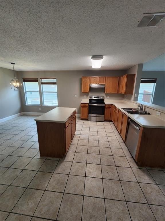 907 Live Oak Dr - Photo 4 of 12